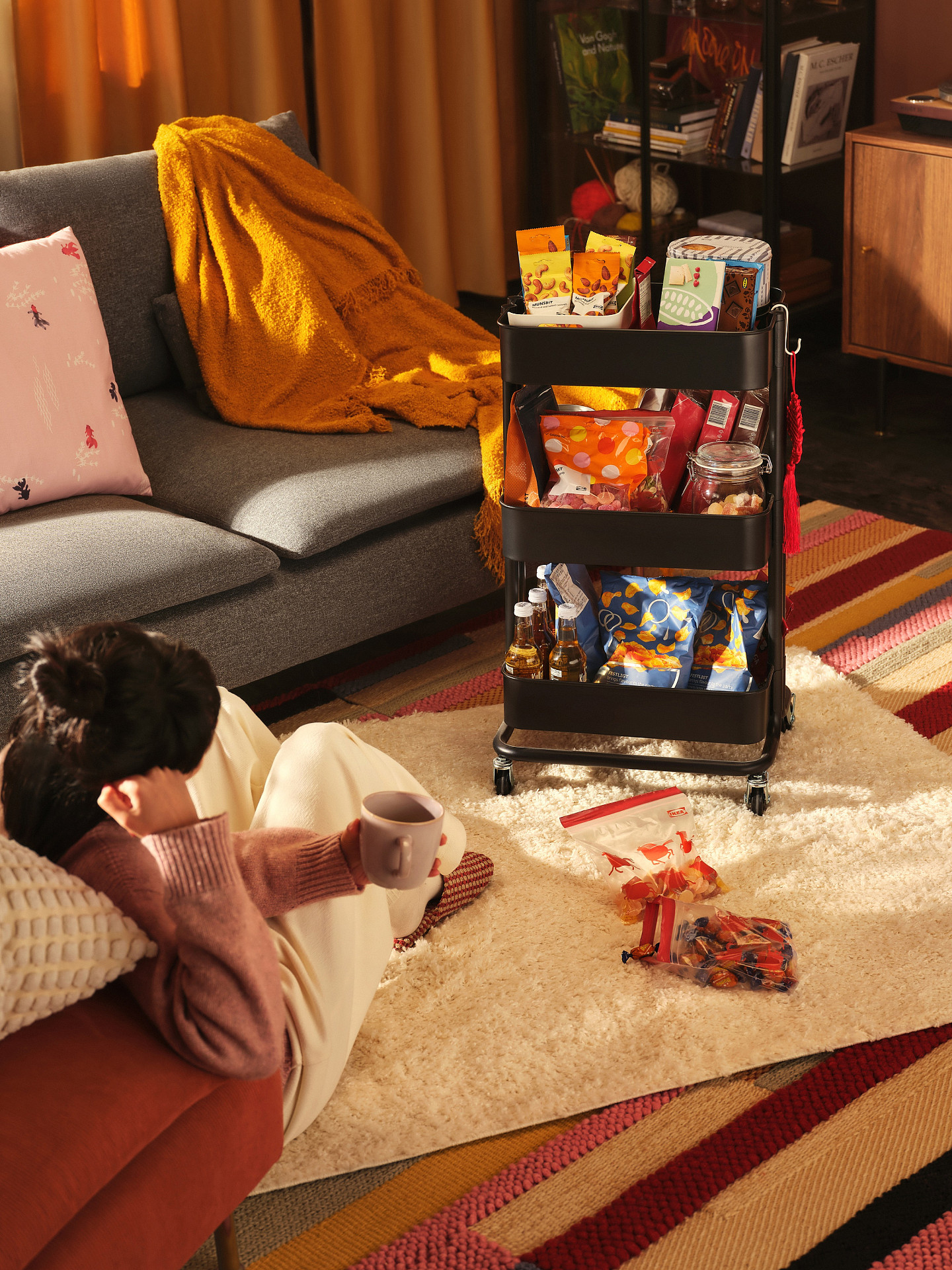 SKRIFTSPRÅK rug, low pile yellow-brown/dark blue - IKEA