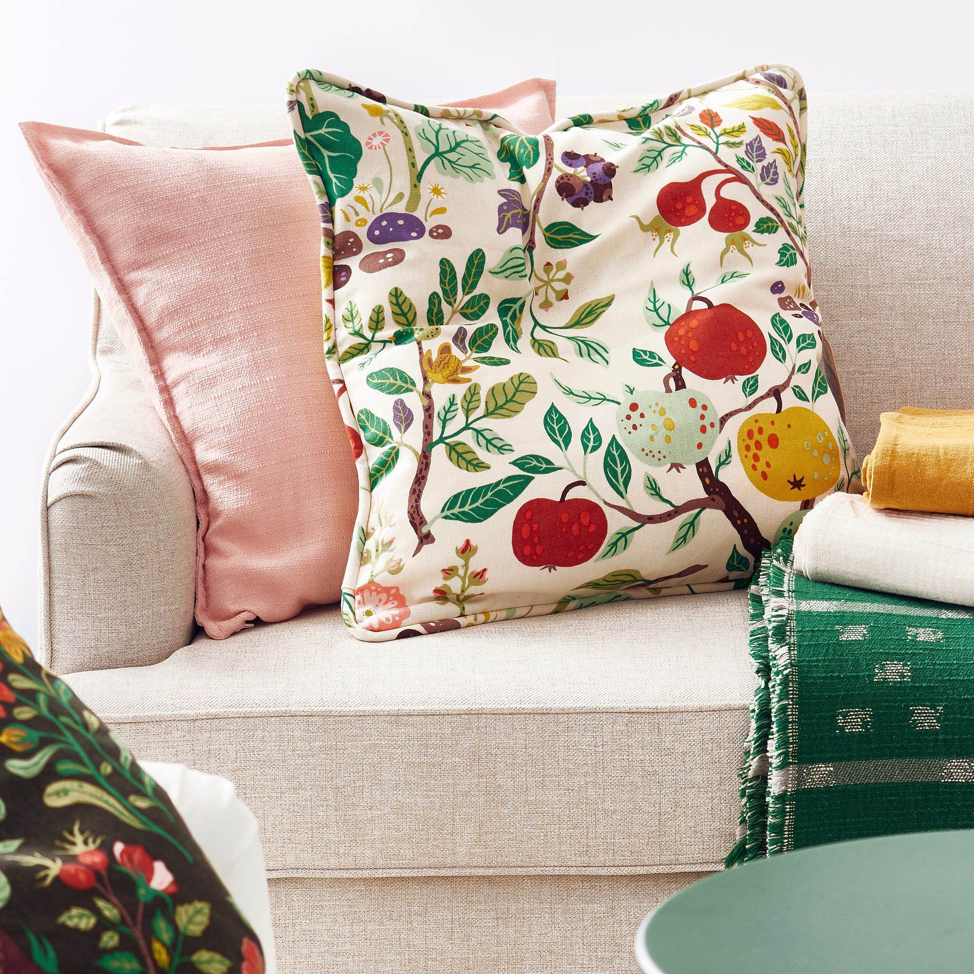 VILDPERSILJA cushion cover white multicolour/floral pattern - IKEA