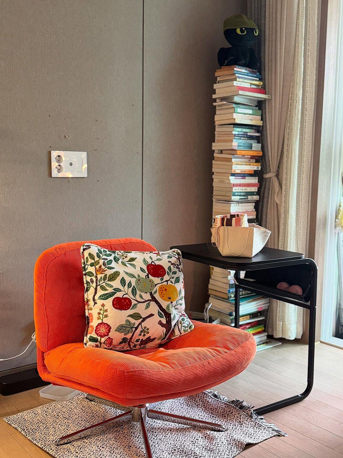 DYVLINGE swivel easy chair Kelinge orange - IKEA